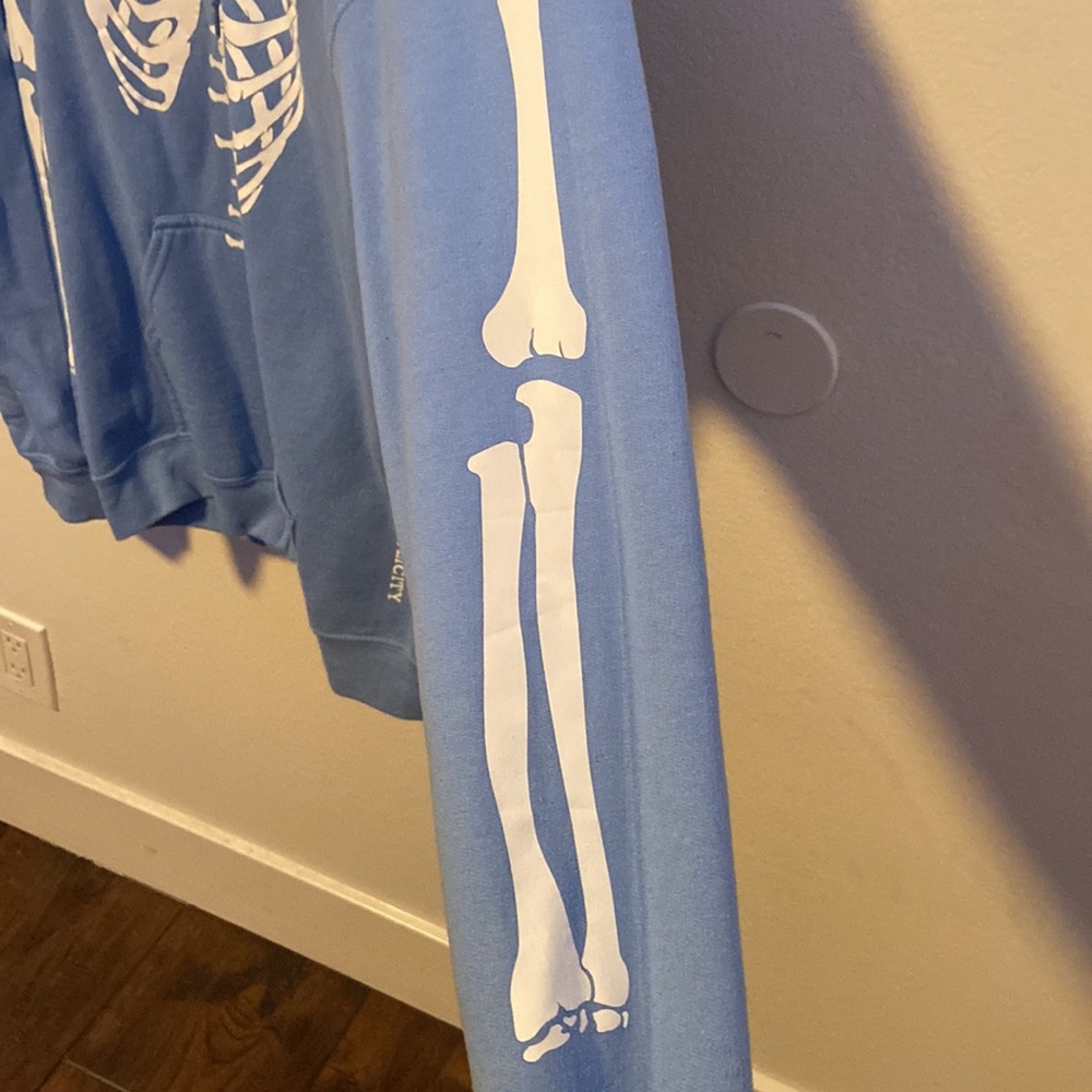 Simplicity Skeleton Zip-up - Picture 3 of 4